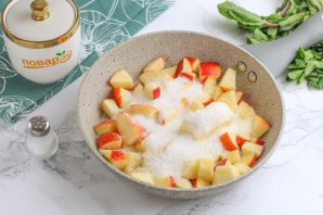 Сочный пирог с яблоками Сочный пирог с яблоками