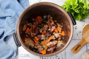 Куриные сердечки в мультиварке в сливках Куриные сердечки в мультиварке в сливках