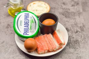 Крабовые палочки фаршированные в кляре Крабовые палочки фаршированные в кляре