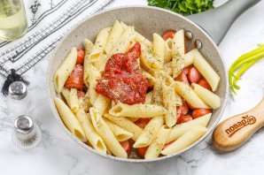 Макароны с сосисками на сковороде Макароны с сосисками на сковороде