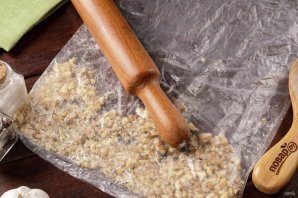 Шампиньоны, фаршированные грецким орехом и сыром Шампиньоны, фаршированные грецким орехом и сыром