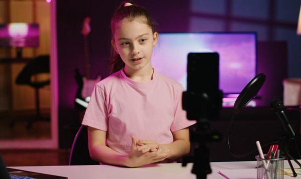 
&laquo;Моя 5-летняя дочь снимает ролики для YouTube. Не рано ли?&raquo;
