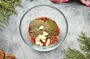 Аджика из сухого острого перца Аджика из сухого острого перца
