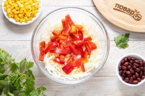 Салат с капустой, фасолью и кукурузой Салат с капустой, фасолью и кукурузой