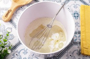 Шарлотка с яблоками в аэрогриле Шарлотка с яблоками в аэрогриле