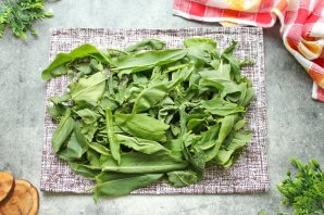 Шарлотка с щавелем Шарлотка с щавелем
