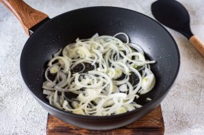 Картошка с фаршем в горшочках