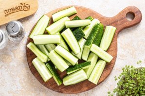 Огурцы с чесноком и укропом
