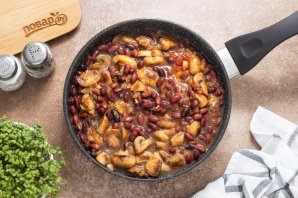 Красная фасоль с грибами