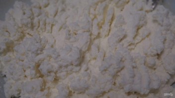 Сырники из прокисшего творога Сырники из прокисшего творога