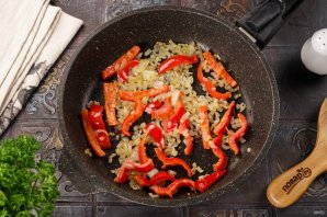 Фрикасе из курицы со сметаной