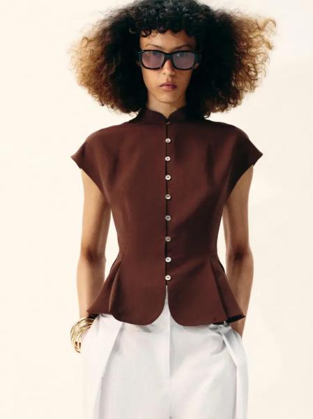 8 трендовых летних топов от Zara, которые сделают талию стройнее