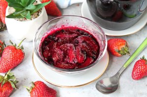 Варенье из черники и клубники Варенье из черники и клубники