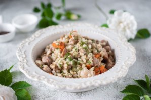 Перловка с мясом Перловка с мясом