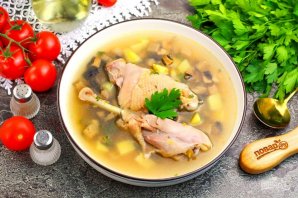 Куриный суп с шампиньонами Куриный суп с шампиньонами