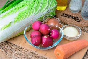 Салат с редиской и пекинской капустой Салат с редиской и пекинской капустой