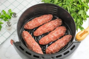 Чевапчичи в аэрогриле Чевапчичи в аэрогриле