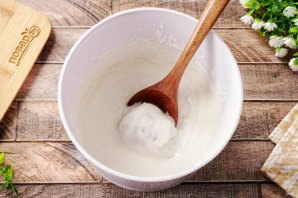Торт из профитролей со сметанным кремом Торт из профитролей со сметанным кремом