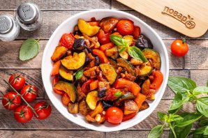 Рататуй с картошкой на сковороде Рататуй с картошкой на сковороде