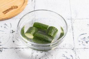 Огурцы по-японски "Кюри асадзуке" Огурцы по-японски "Кюри асадзуке"