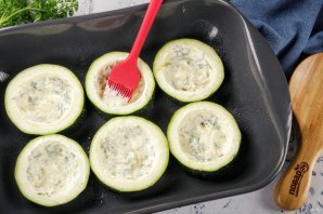 Кабачки с фаршем, чесноком и сыром Кабачки с фаршем, чесноком и сыром